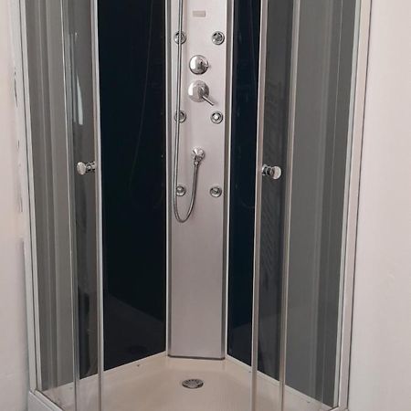 Location En Plein Coeur De Paris Apartment Bagian luar foto